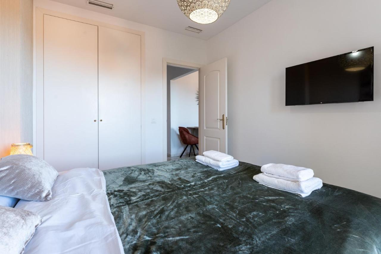 Benalmadena Beachfront Retreat Big Balcony And City Sea Views Apartment Exterior photo