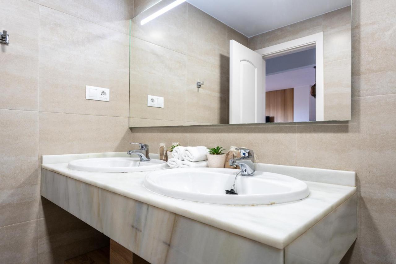 Benalmadena Beachfront Retreat Big Balcony And City Sea Views Apartment Exterior photo